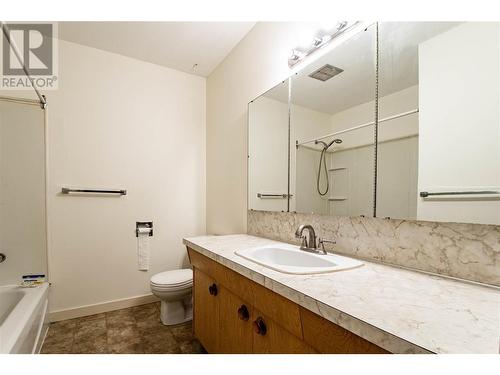 3706 22 Street, Vernon, BC - Indoor Photo Showing Bathroom