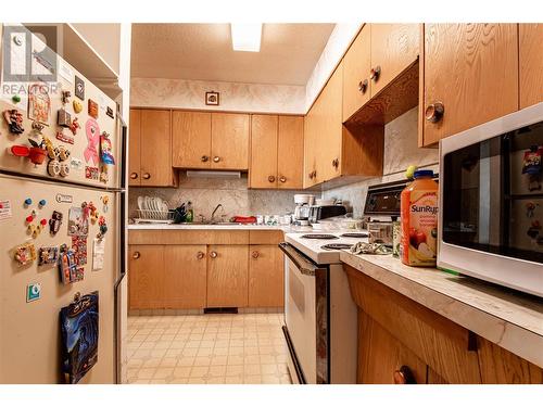 3706 22 Street, Vernon, BC - Indoor Photo Showing Kitchen