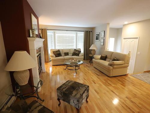1847 Juniper Drive, Merritt, BC - Indoor Photo Showing Living Room