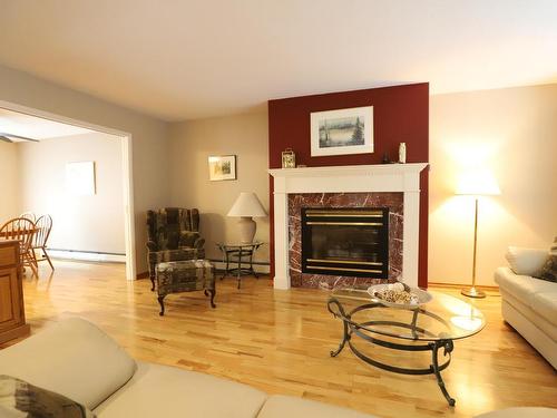 1847 Juniper Drive, Merritt, BC - Indoor Photo Showing Living Room With Fireplace