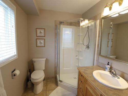 1847 Juniper Drive, Merritt, BC - Indoor Photo Showing Bathroom