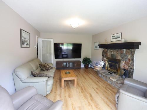 1847 Juniper Drive, Merritt, BC - Indoor Photo Showing Living Room With Fireplace