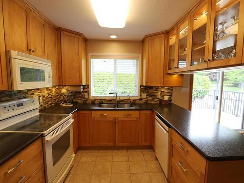 1847 Juniper Drive, Merritt, BC - Indoor Photo Showing Kitchen With Double Sink