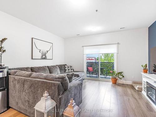 108-43 Dale Dr, New Tecumseth, ON - Indoor Photo Showing Living Room With Fireplace