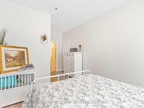 108-43 Dale Dr, New Tecumseth, ON - Indoor Photo Showing Bedroom