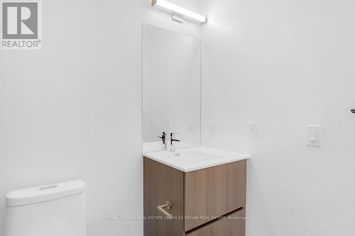 1311 - 220 Missinnihe Way, Mississauga, ON - Indoor Photo Showing Bathroom