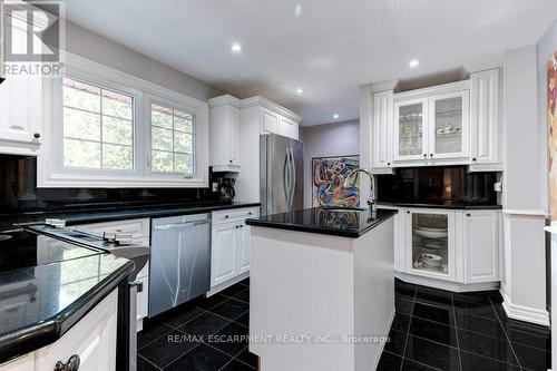 371 Strathcona Drive, Burlington, ON - Indoor Photo Showing Kitchen