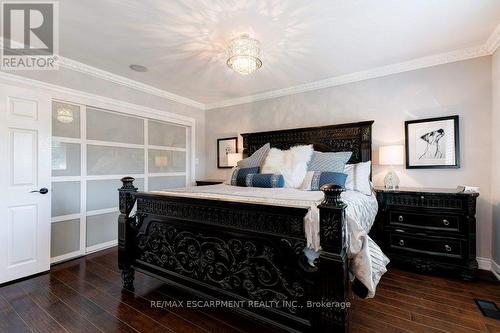 371 Strathcona Drive, Burlington, ON - Indoor Photo Showing Bedroom