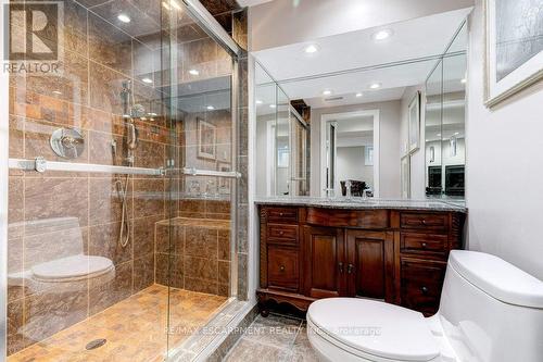 371 Strathcona Drive, Burlington, ON - Indoor Photo Showing Bathroom
