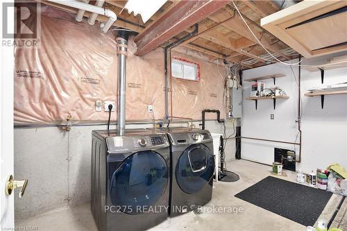 2736 Hutchinson Court, London, ON - Indoor Photo Showing Laundry Room