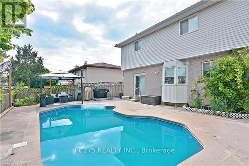 39 Golfdale Crescent, London, ON - Outdoor With In Ground Pool With Exterior