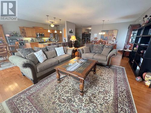 Unit 15 - 101 Southgate Parkway, St. Thomas, ON - Indoor Photo Showing Living Room