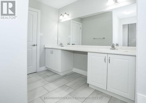 84 Alcorn Drive, Kawartha Lakes, ON - Indoor Photo Showing Bathroom