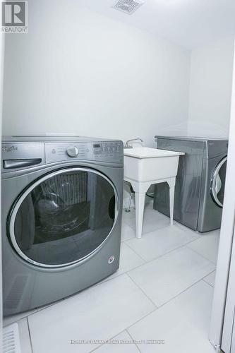 84 Alcorn Drive, Kawartha Lakes, ON - Indoor Photo Showing Laundry Room