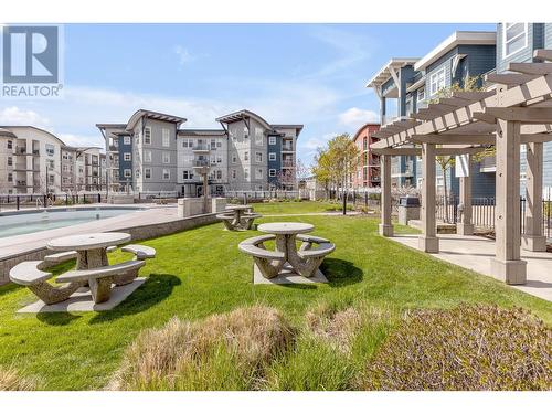 533 Yates Road Unit# 301, Kelowna, BC - Outdoor