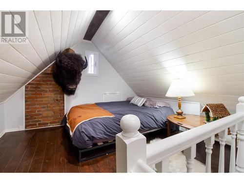 107 Third Street E, Revelstoke, BC - Indoor Photo Showing Bedroom