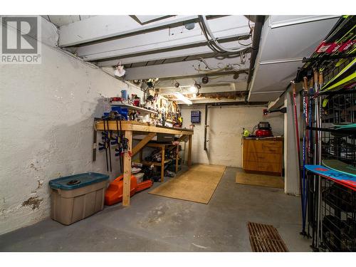 107 Third Street E, Revelstoke, BC - Indoor Photo Showing Garage