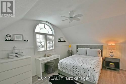 11 Awenda Avenue, Wasaga Beach, ON - Indoor Photo Showing Bedroom