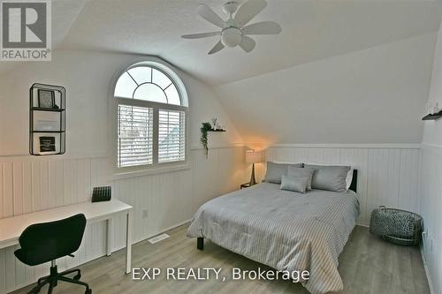 11 Awenda Avenue, Wasaga Beach, ON - Indoor Photo Showing Bedroom