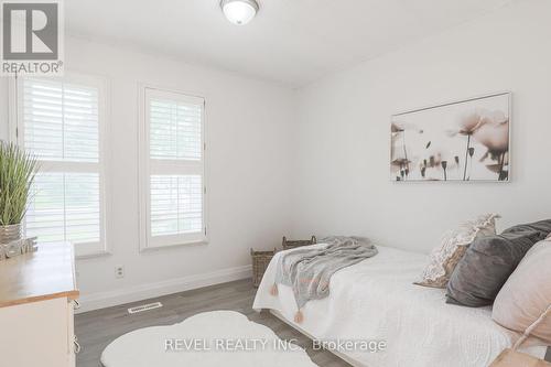 30 Oreilly Lane, Kawartha Lakes, ON - Indoor Photo Showing Bedroom