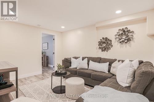 30 Oreilly Lane, Kawartha Lakes, ON - Indoor Photo Showing Living Room