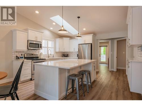 7981 Birchwood  Drive, Trail, BC - Indoor Photo Showing Kitchen With Upgraded Kitchen