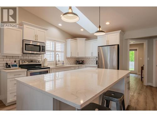 7981 Birchwood  Drive, Trail, BC - Indoor Photo Showing Kitchen With Upgraded Kitchen