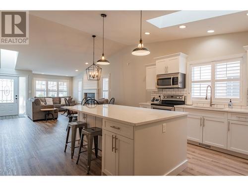 7981 Birchwood  Drive, Trail, BC - Indoor Photo Showing Kitchen With Upgraded Kitchen