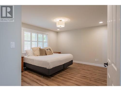 7981 Birchwood  Drive, Trail, BC - Indoor Photo Showing Bedroom