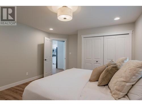 7981 Birchwood  Drive, Trail, BC - Indoor Photo Showing Bedroom