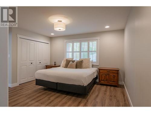 7981 Birchwood  Drive, Trail, BC - Indoor Photo Showing Bedroom