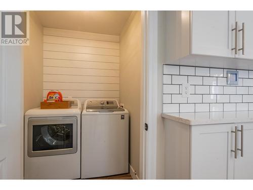 7981 Birchwood  Drive, Trail, BC - Indoor Photo Showing Laundry Room