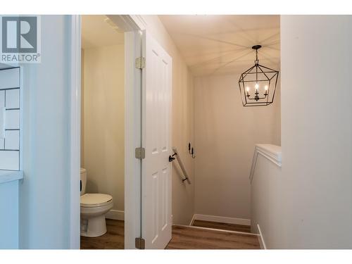 7981 Birchwood  Drive, Trail, BC - Indoor Photo Showing Bathroom