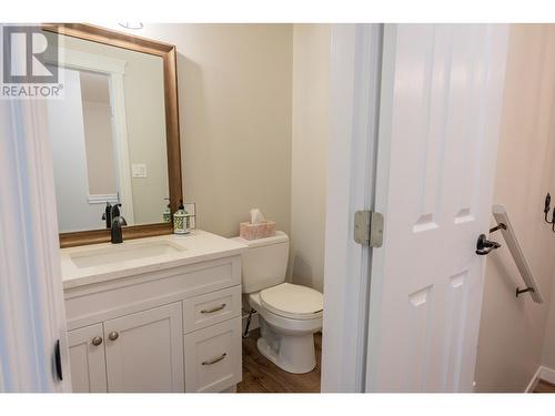 7981 Birchwood  Drive, Trail, BC - Indoor Photo Showing Bathroom