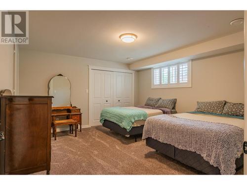 7981 Birchwood  Drive, Trail, BC - Indoor Photo Showing Bedroom