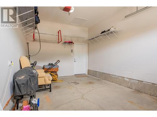 7981 Birchwood  Drive, Trail, BC - Indoor Photo Showing Garage