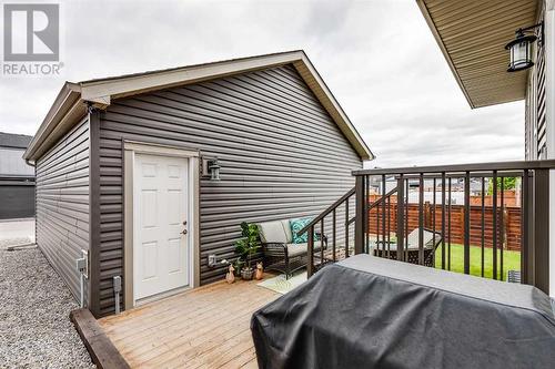 617 Chinook Gate Greenway Sw, Airdrie, AB - Outdoor With Exterior