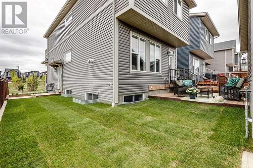 Parking is plentiful - 617 Chinook Gate Greenway Sw, Airdrie, AB - Outdoor