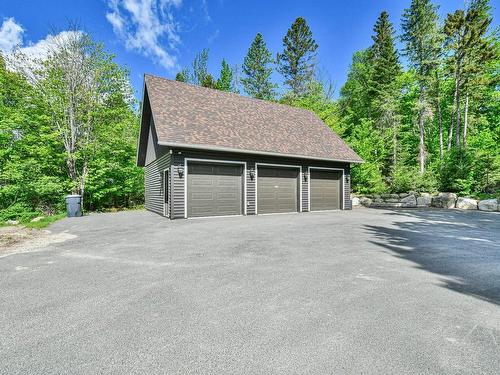 Garage - 39 Rue Du Guetteur, Sainte-Marguerite-Du-Lac-Masson, QC - Outdoor