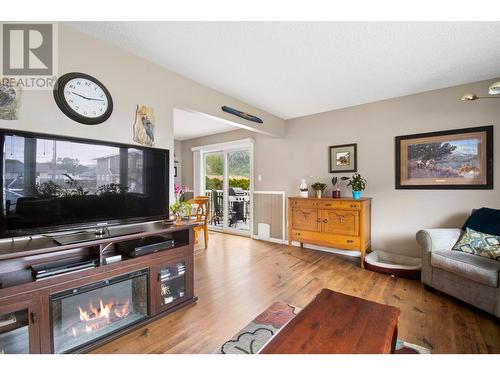 420 Larch Street, Chase, BC - Indoor Photo Showing Living Room