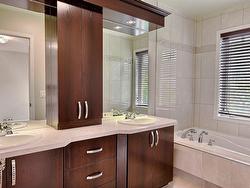 Ensuite bathroom - 