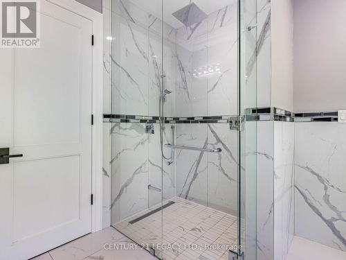 1368 Kenmuir Avenue, Mississauga, ON - Indoor Photo Showing Bathroom