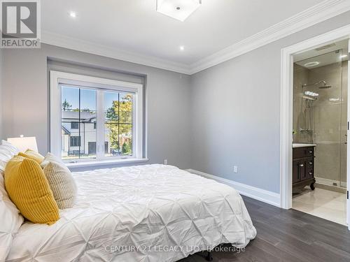 1368 Kenmuir Avenue, Mississauga, ON - Indoor Photo Showing Bedroom