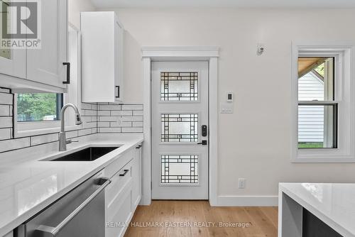 10 Queen Street S, Kawartha Lakes, ON - Indoor Photo Showing Kitchen