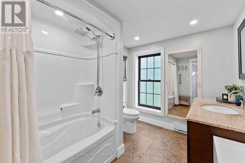 10 Queen Street S, Kawartha Lakes, ON - Indoor Photo Showing Bathroom