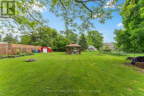 10 Queen Street S, Kawartha Lakes, ON - Outdoor With Backyard