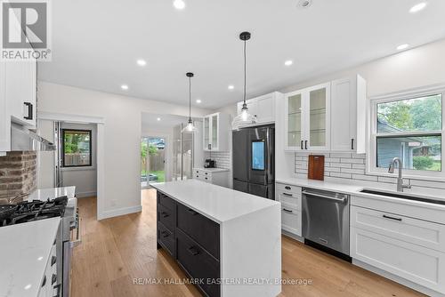 10 Queen Street S, Kawartha Lakes, ON - Indoor Photo Showing Kitchen With Upgraded Kitchen