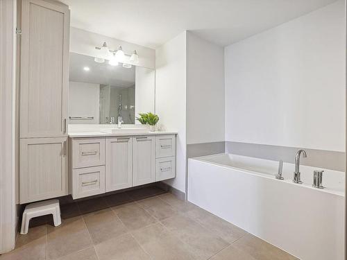 Ensuite bathroom - C605-97 Boul. Montcalm N., Candiac, QC 