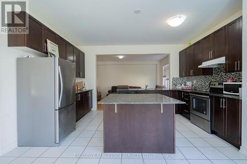 61 Truro Circle, Brampton (Northwest Brampton), ON - Indoor Photo Showing Kitchen