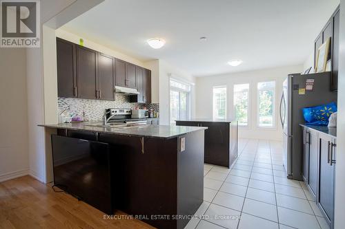 61 Truro Circle, Brampton (Northwest Brampton), ON - Indoor Photo Showing Kitchen